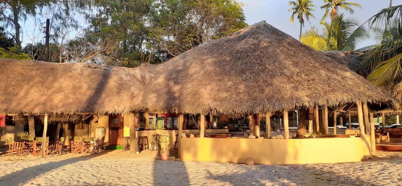 Mikadi Beach Camp & Backpackers Pansiyon Darüsselam Dış mekan fotoğraf