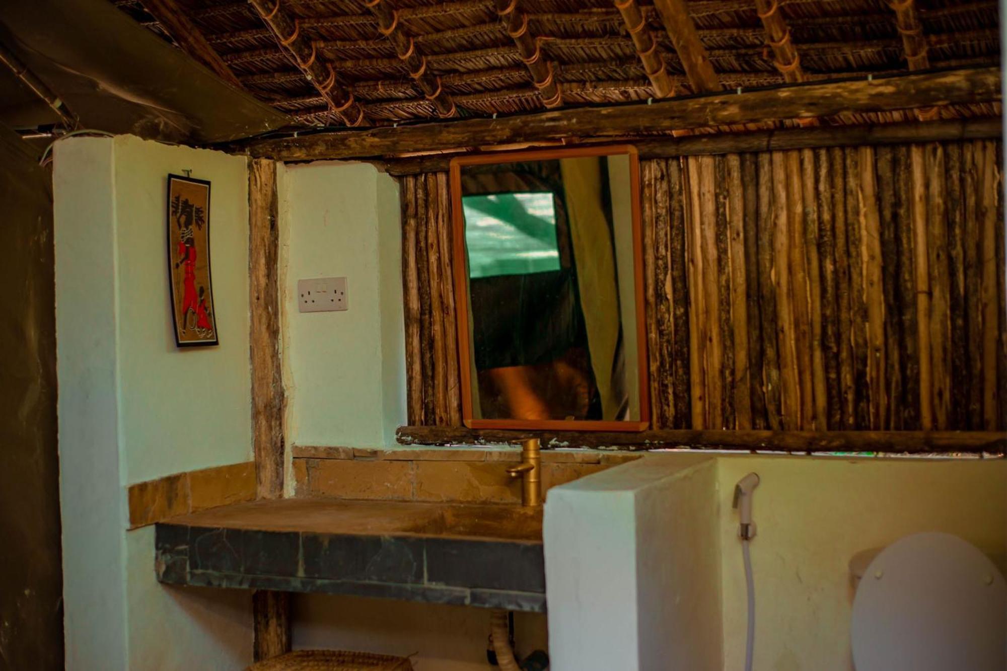Mikadi Beach Camp & Backpackers Pansiyon Darüsselam Dış mekan fotoğraf