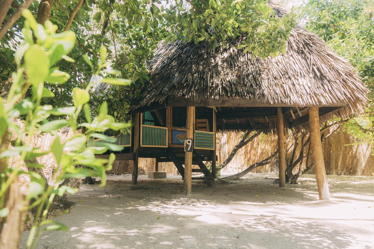 Mikadi Beach Camp & Backpackers Pansiyon Darüsselam Dış mekan fotoğraf